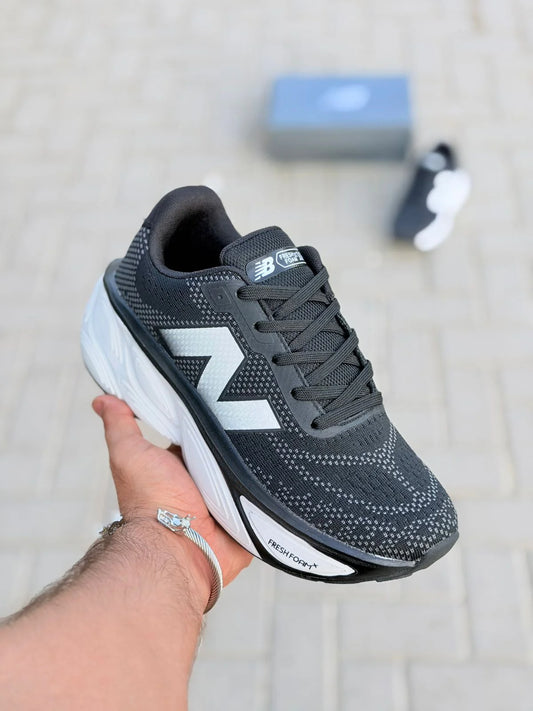 FRESH FOAM X 1080 BLACK AND WHITE