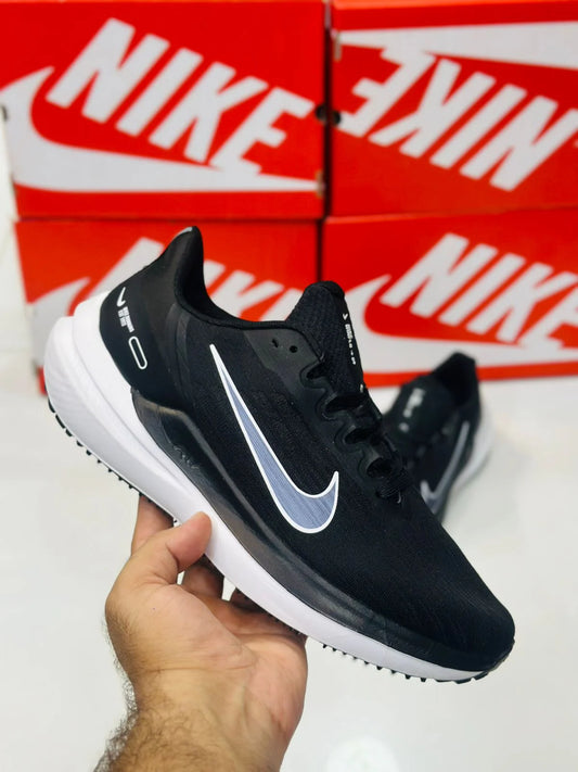 NIKE WINFLO 9 BLACK AND WHITE