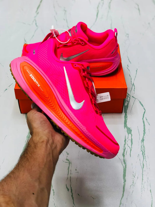 NIKE VERMO 18 RED AND PINK
