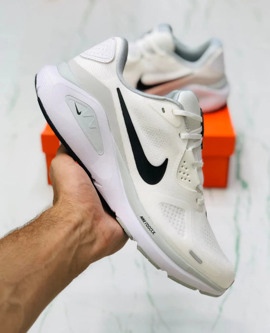 NIKE STRUCTURE 26 WHITE BLACK AND PURE PLATINIUM