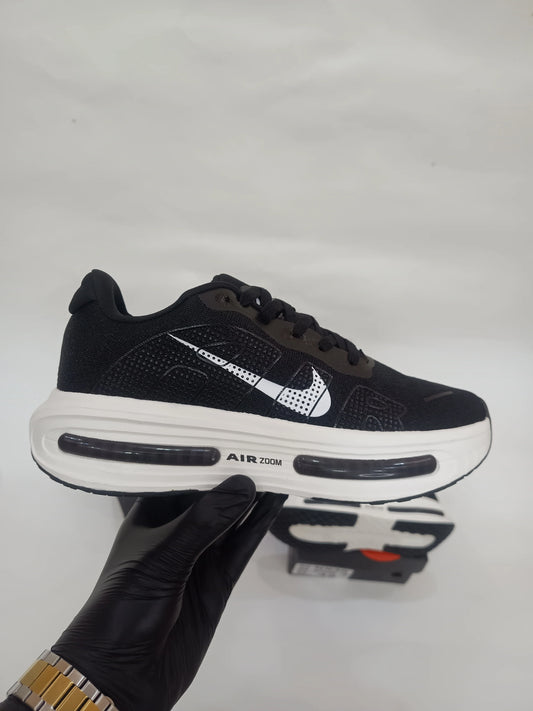 NIKE AIR ZOOM BLACK AND WHITE
