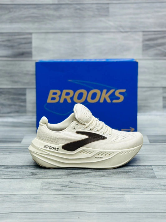 BROOKS GLYCERIN MAX ALMOND